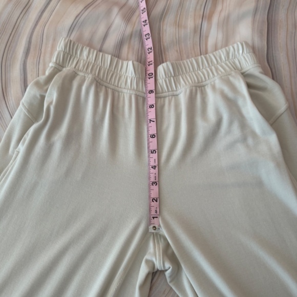 NEW! Lululemon BeCalm Mid-Rise Wide-Leg Pant Light Ivory Size Small W5GRXS $98 - Picture 14 of 17